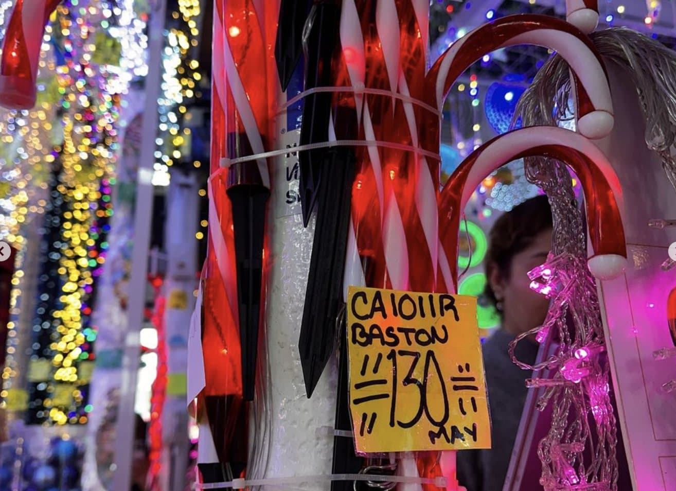 Bastones luminosos y luces navideñas con precio de mayoreo